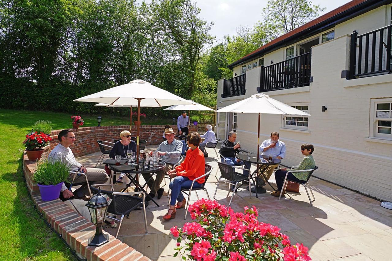 Greyhound Hever Edenbridge Exterior foto
